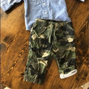 Old Navy Convert. Boys Camo Pants Size 3-6 months